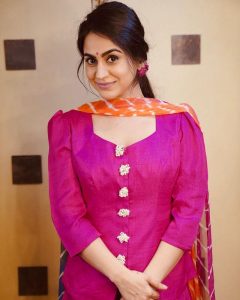 Aksha Pardasany Biography