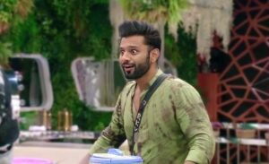 rahul vaidya making funny face in bogg boss house