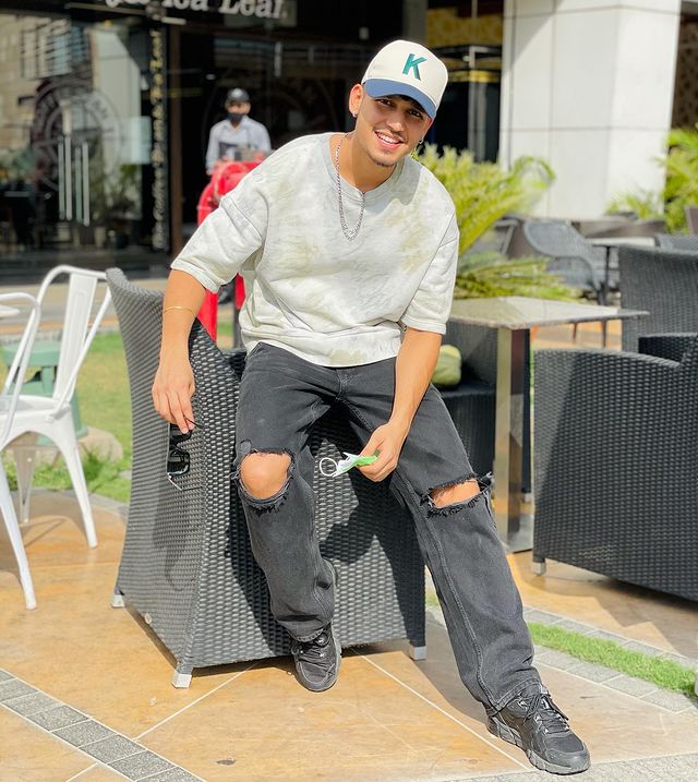 Karan Randhawa Bio, Wiki, Age, Height, Songs, Wife, Contact, Net Worth ...