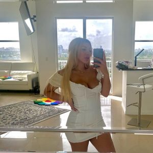 Valentina Jewels Biography Porn Nude Instagram Twitter Feet Height Net Worth